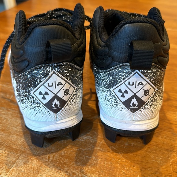 Under Armour Spotlight Football Cleats - size 7.5 men - Picture 5 of 6